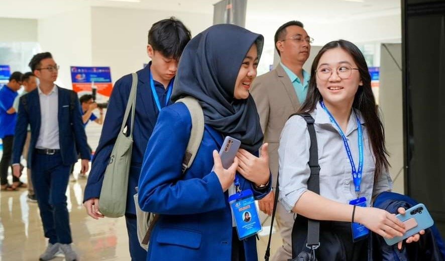 Global Networking and Cross-Cultural Exchange
